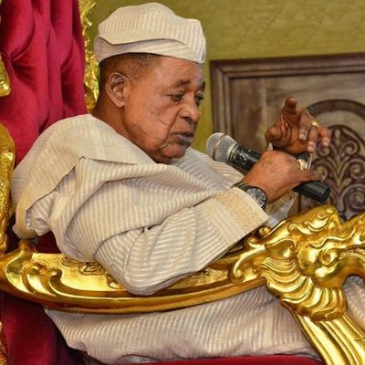 Alaafin-of-Oyo-Lamidi-Adeyemi 3.jpg